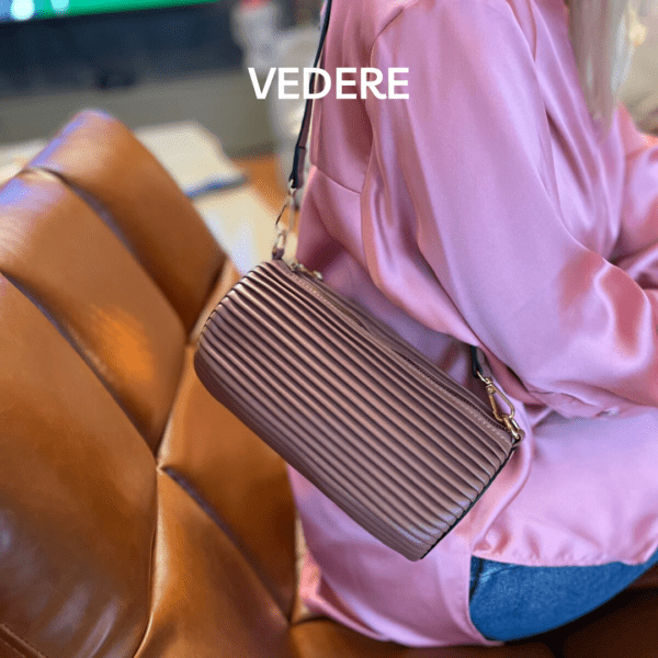 Чанти во форма на цилиндер