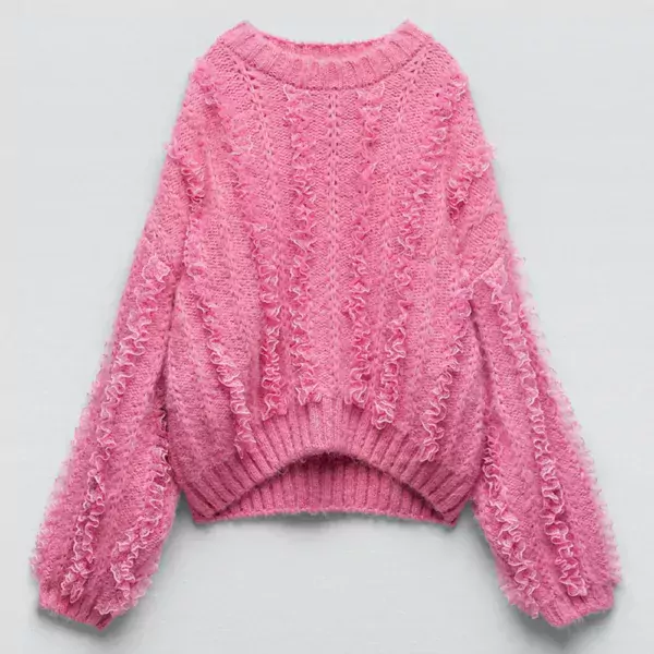 Мек розов џемпер