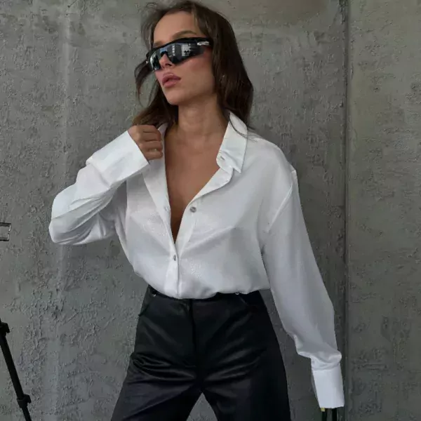 СЈАЈНА БЕЛА КОШУЛА